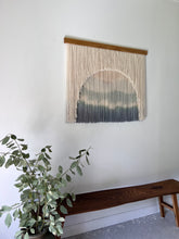 Load image into Gallery viewer, Hyaline